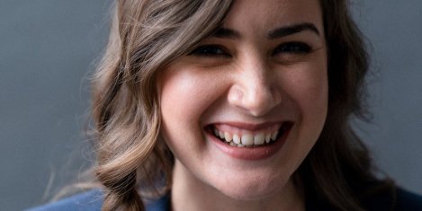 Erin Lowry Headshot
